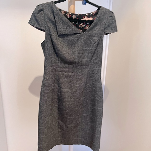 Review Dress / Size 10 - Picture 4 of 14